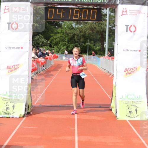 14.06.2026 - 7 Türme Triathlon Andreas Tolksdorf http://msf.ph/oto/9799449 14.06.2026 15:17:58 Ziel 976 meine-sportfotos.de