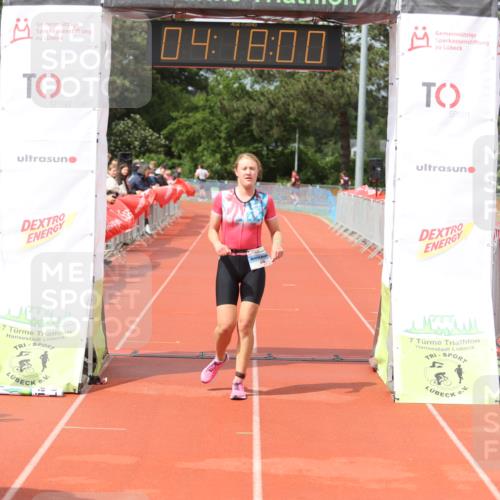 14.06.2026 - 7 Türme Triathlon Andreas Tolksdorf http://msf.ph/oto/9799451 14.06.2026 15:17:59 Ziel 976 meine-sportfotos.de