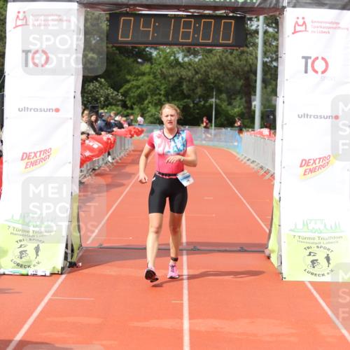 14.06.2026 - 7 Türme Triathlon Andreas Tolksdorf http://msf.ph/oto/9799452 14.06.2026 15:17:59 Ziel 976 meine-sportfotos.de