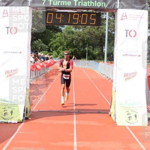 14.06.2026 - 7 Türme Triathlon Andreas Tolksdorf http://msf.ph/oto/9799457 14.06.2026 15:19:04 Ziel 863 meine-sportfotos.de