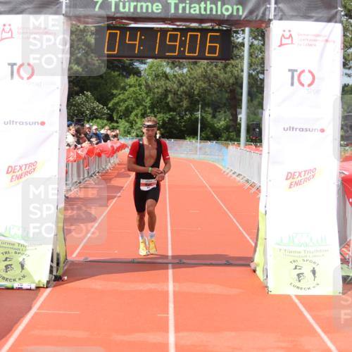 14.06.2026 - 7 Türme Triathlon Andreas Tolksdorf http://msf.ph/oto/9799458 14.06.2026 15:19:04 Ziel 863 meine-sportfotos.de