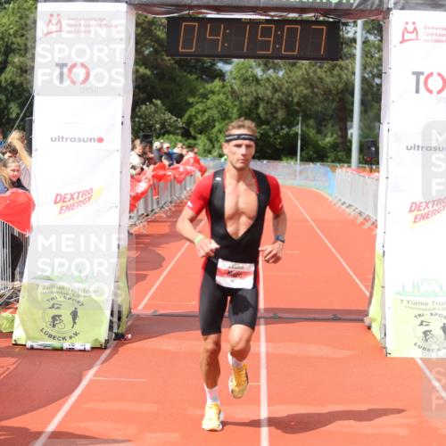 14.06.2026 - 7 Türme Triathlon Andreas Tolksdorf http://msf.ph/oto/9799462 14.06.2026 15:19:05 Ziel 863 meine-sportfotos.de