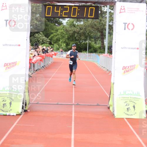 14.06.2026 - 7 Türme Triathlon Andreas Tolksdorf http://msf.ph/oto/9799469 14.06.2026 15:20:09 Ziel 942 meine-sportfotos.de