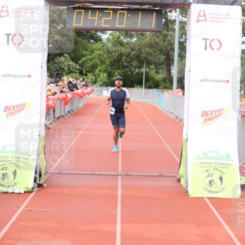 14.06.2026 - 7 Türme Triathlon Andreas Tolksdorf http://msf.ph/oto/9799471 14.06.2026 15:20:09 Ziel 942 meine-sportfotos.de