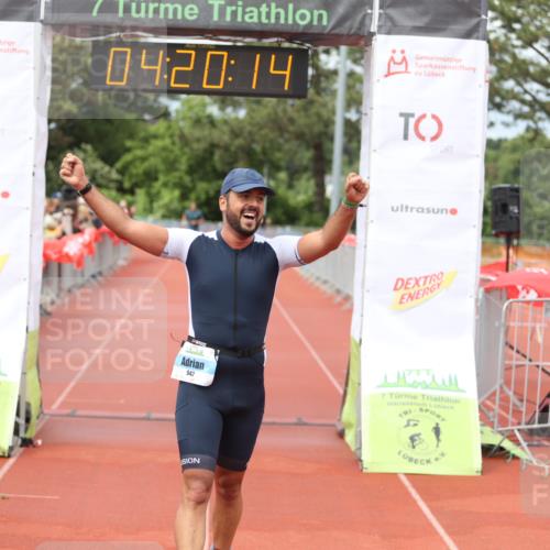 14.06.2026 - 7 Türme Triathlon Andreas Tolksdorf http://msf.ph/oto/9799478 14.06.2026 15:20:13 Ziel 942 meine-sportfotos.de