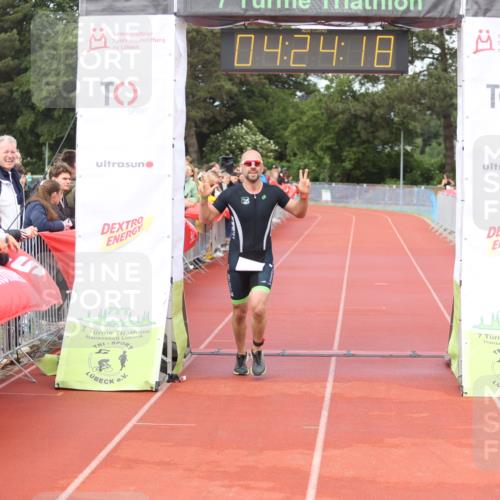 14.06.2026 - 7 Türme Triathlon Andreas Tolksdorf http://msf.ph/oto/9799560 14.06.2026 15:24:17 Ziel 1073 meine-sportfotos.de
