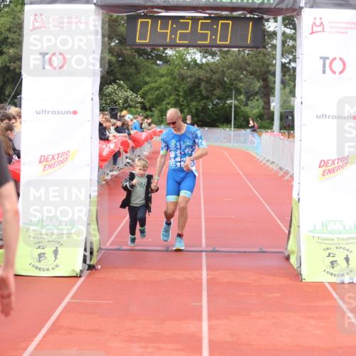 14.06.2026 - 7 Türme Triathlon Andreas Tolksdorf http://msf.ph/oto/9799594 14.06.2026 15:24:59 Ziel 950, 981, 1026 meine-sportfotos.de