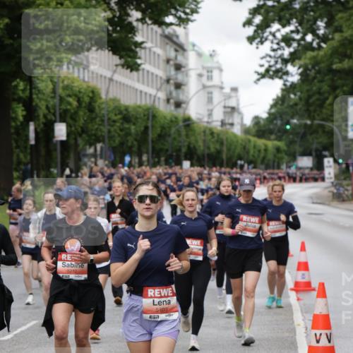 14.06.2026 - REWE Women's Run Jannik Wohlers http://msf.ph/oto/9799647 14.06.2026 10:39:20 Laufen 5212, 57, 5403 meine-sportfotos.de