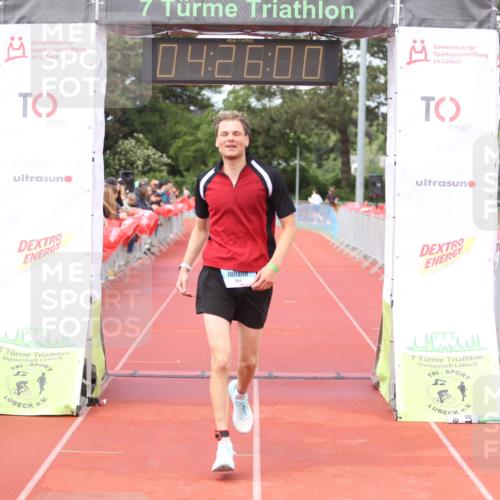 14.06.2026 - 7 Türme Triathlon Andreas Tolksdorf http://msf.ph/oto/9799667 14.06.2026 15:25:59 Ziel 964 meine-sportfotos.de