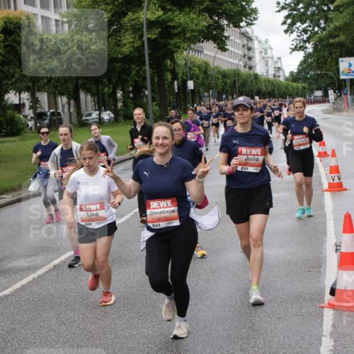 14.06.2026 - REWE Women's Run Jannik Wohlers http://msf.ph/oto/9799671 14.06.2026 10:39:25 Laufen 5821, 5675, 657, 5777, 57 meine-sportfotos.de