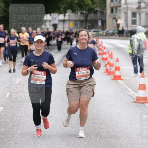 14.06.2026 - REWE Women's Run Jannik Wohlers http://msf.ph/oto/9799757 14.06.2026 11:02:11 Laufen 5459, 7, 5931, 7 meine-sportfotos.de