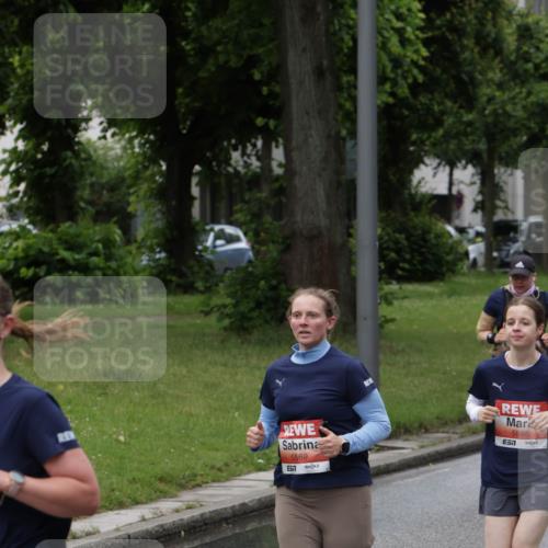 14.06.2026 - REWE Women's Run Jannik Wohlers http://msf.ph/oto/9799760 14.06.2026 10:39:35 Laufen 5569, 517, 5595 meine-sportfotos.de