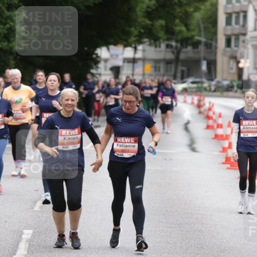 14.06.2026 - REWE Women's Run Jannik Wohlers http://msf.ph/oto/9799808 14.06.2026 11:02:19 Laufen 5593, 57, 6014, 5915 meine-sportfotos.de