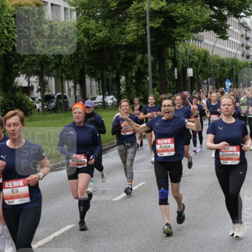 14.06.2026 - REWE Women's Run Jannik Wohlers http://msf.ph/oto/9799842 14.06.2026 10:39:43 Laufen 5115, 57, 5455, 7, 5886, 57 meine-sportfotos.de