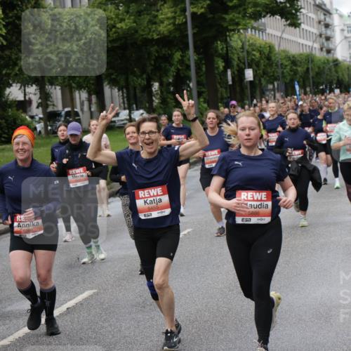 14.06.2026 - REWE Women's Run Jannik Wohlers http://msf.ph/oto/9799863 14.06.2026 10:39:44 Laufen 5966, 5455, 7, 5886, 7 meine-sportfotos.de