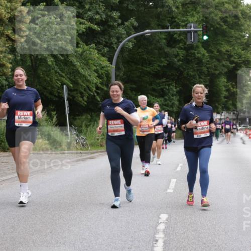 14.06.2026 - REWE Women's Run Jannik Wohlers http://msf.ph/oto/9799877 14.06.2026 11:02:26 Laufen 5544, 57, 5947, 5732 meine-sportfotos.de