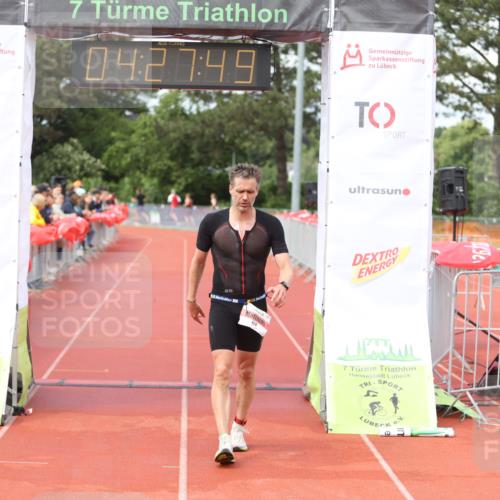 14.06.2026 - 7 Türme Triathlon Andreas Tolksdorf http://msf.ph/oto/9799892 14.06.2026 15:27:48 Ziel 828 meine-sportfotos.de