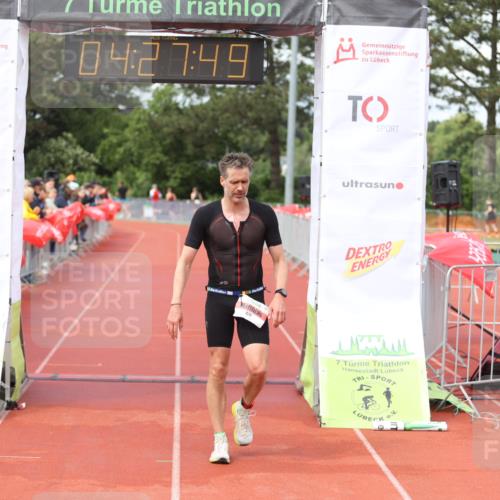 14.06.2026 - 7 Türme Triathlon Andreas Tolksdorf http://msf.ph/oto/9799897 14.06.2026 15:27:48 Ziel 828 meine-sportfotos.de