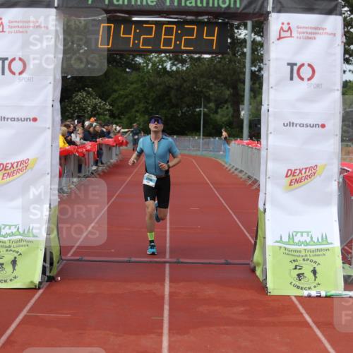 14.06.2026 - 7 Türme Triathlon Andreas Tolksdorf http://msf.ph/oto/9799950 14.06.2026 15:28:23 Ziel 1029, 1058 meine-sportfotos.de