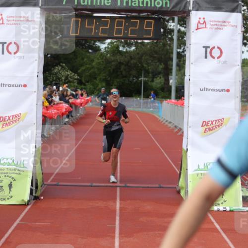 14.06.2026 - 7 Türme Triathlon Andreas Tolksdorf http://msf.ph/oto/9799966 14.06.2026 15:28:27 Ziel 1029, 1058, 1081 meine-sportfotos.de