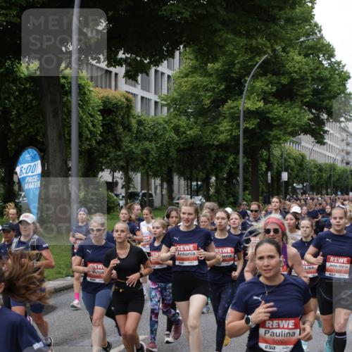 14.06.2026 - REWE Women's Run Jannik Wohlers http://msf.ph/oto/9799993 14.06.2026 10:39:57 Laufen 6, 00, 5050 meine-sportfotos.de
