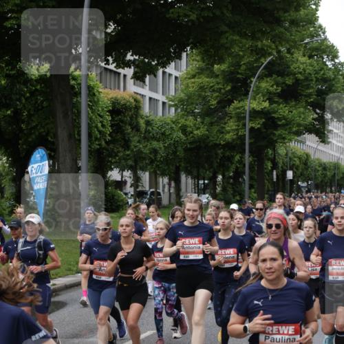 14.06.2026 - REWE Women's Run Jannik Wohlers http://msf.ph/oto/9799997 14.06.2026 10:39:57 Laufen 6, 00, 6009, 5050, 5322, 57 meine-sportfotos.de