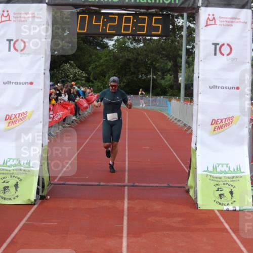 14.06.2026 - 7 Türme Triathlon Andreas Tolksdorf http://msf.ph/oto/9800006 14.06.2026 15:28:34 Ziel 1058, 1081 meine-sportfotos.de