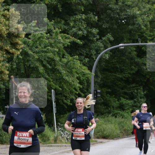14.06.2026 - REWE Women's Run Jannik Wohlers http://msf.ph/oto/9800027 14.06.2026 11:02:42 Laufen 5855, 657, 5681, 571 meine-sportfotos.de