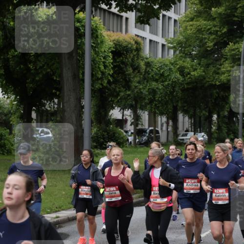 14.06.2026 - REWE Women's Run Jannik Wohlers http://msf.ph/oto/9800062 14.06.2026 10:40:05 Laufen 5826, 57, 7, 5929 meine-sportfotos.de