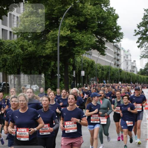 14.06.2026 - REWE Women's Run Jannik Wohlers http://msf.ph/oto/9800074 14.06.2026 10:40:06 Laufen 5861, 6025, 7, 5929, 5, 6031 meine-sportfotos.de