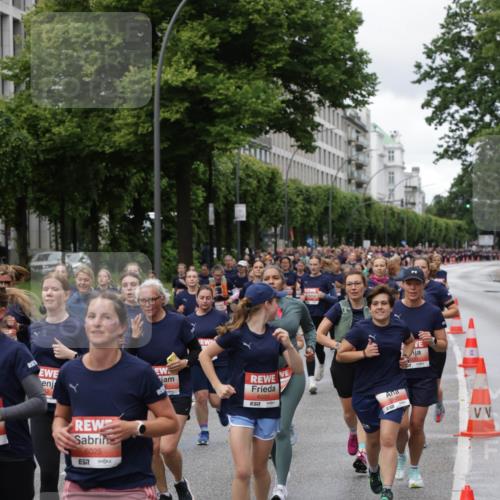 14.06.2026 - REWE Women's Run Jannik Wohlers http://msf.ph/oto/9800078 14.06.2026 10:40:07 Laufen 6025, 657, 7, 6031, 5948 meine-sportfotos.de