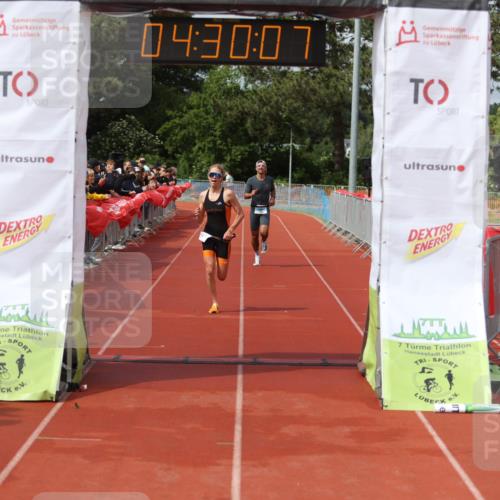 14.06.2026 - 7 Türme Triathlon Andreas Tolksdorf http://msf.ph/oto/9800103 14.06.2026 15:30:05 Ziel 1147, 1710 meine-sportfotos.de