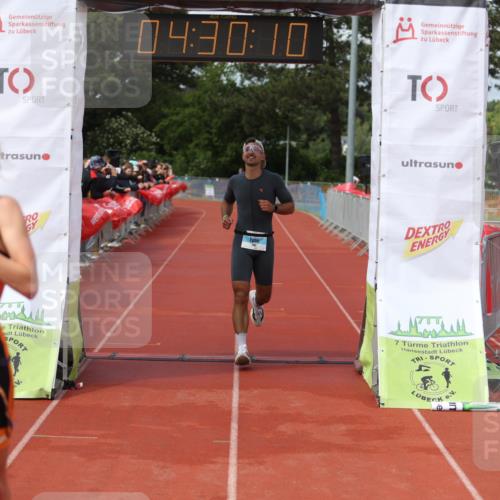 14.06.2026 - 7 Türme Triathlon Andreas Tolksdorf http://msf.ph/oto/9800126 14.06.2026 15:30:09 Ziel 1147, 1710 meine-sportfotos.de