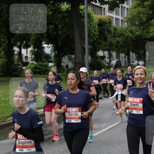 14.06.2026 - REWE Women's Run Jannik Wohlers http://msf.ph/oto/9800177 14.06.2026 10:40:17 Laufen 5650, 5274, 5892 meine-sportfotos.de