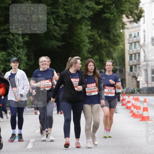 14.06.2026 - REWE Women's Run Jannik Wohlers http://msf.ph/oto/9800184 14.06.2026 11:03:00 Laufen 7, 5465, 165, 5554, 57, 5859 meine-sportfotos.de