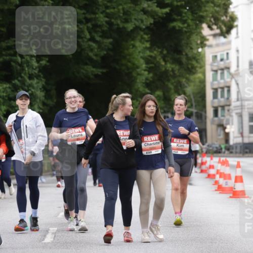14.06.2026 - REWE Women's Run Jannik Wohlers http://msf.ph/oto/9800186 14.06.2026 11:03:00 Laufen 5465, 5554, 0 meine-sportfotos.de
