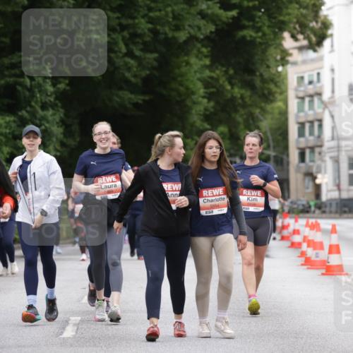 14.06.2026 - REWE Women's Run Jannik Wohlers http://msf.ph/oto/9800188 14.06.2026 11:03:00 Laufen 5465, 5554, 7, 5859 meine-sportfotos.de