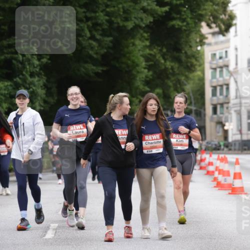 14.06.2026 - REWE Women's Run Jannik Wohlers http://msf.ph/oto/9800191 14.06.2026 11:03:00 Laufen 7, 165, 5554, 57, 5859, 657 meine-sportfotos.de