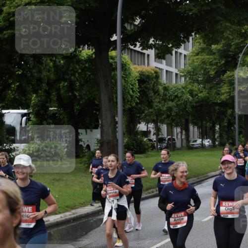 14.06.2026 - REWE Women's Run Jannik Wohlers http://msf.ph/oto/9800192 14.06.2026 10:40:18 Laufen 2, 666, 5290, 7 meine-sportfotos.de