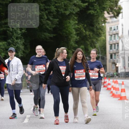 14.06.2026 - REWE Women's Run Jannik Wohlers http://msf.ph/oto/9800193 14.06.2026 11:03:00 Laufen 5974, 5465, 165, 5554, 7, 5859 meine-sportfotos.de