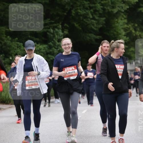 14.06.2026 - REWE Women's Run Jannik Wohlers http://msf.ph/oto/9800203 14.06.2026 11:03:03 Laufen 5278, 57, 5465, 50, 5165, 5554, 57 meine-sportfotos.de