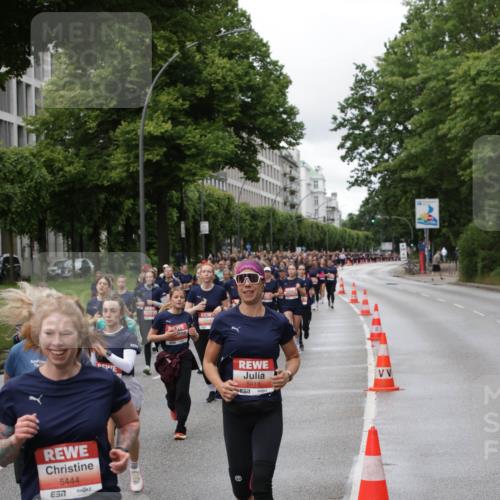 14.06.2026 - REWE Women's Run Jannik Wohlers http://msf.ph/oto/9800207 14.06.2026 10:40:20 Laufen 5444, 7, 5418 meine-sportfotos.de