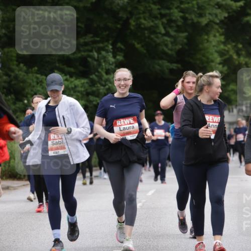 14.06.2026 - REWE Women's Run Jannik Wohlers http://msf.ph/oto/9800209 14.06.2026 11:03:03 Laufen 5278, 7, 5465, 5554 meine-sportfotos.de