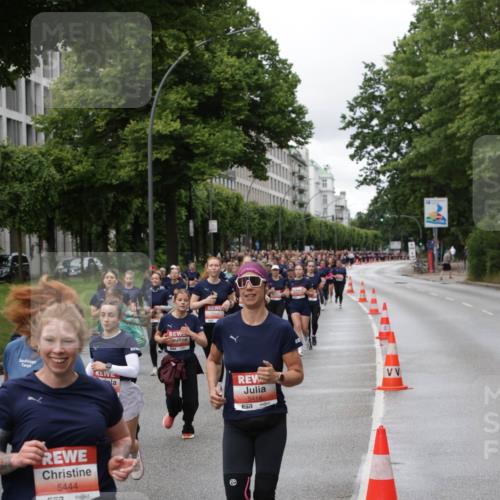14.06.2026 - REWE Women's Run Jannik Wohlers http://msf.ph/oto/9800212 14.06.2026 10:40:20 Laufen 5444, 5418, 657 meine-sportfotos.de