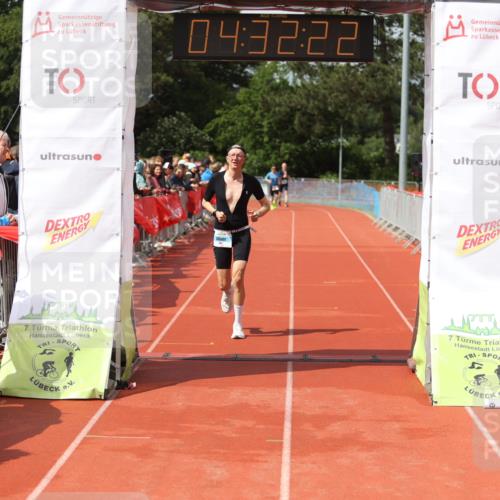 14.06.2026 - 7 Türme Triathlon Andreas Tolksdorf http://msf.ph/oto/9800310 14.06.2026 15:32:20 Ziel 901, 1021 meine-sportfotos.de