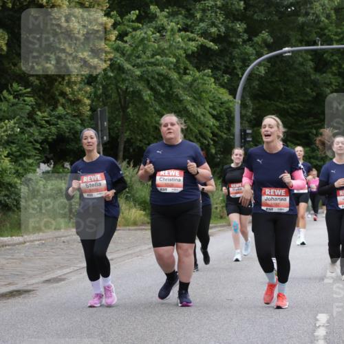 14.06.2026 - REWE Women's Run Jannik Wohlers http://msf.ph/oto/9800367 14.06.2026 11:03:26 Laufen 5770, 653, 5926, 5197, 7 meine-sportfotos.de