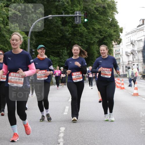 14.06.2026 - REWE Women's Run Jannik Wohlers http://msf.ph/oto/9800374 14.06.2026 11:03:27 Laufen 5197, 5061, 5063 meine-sportfotos.de