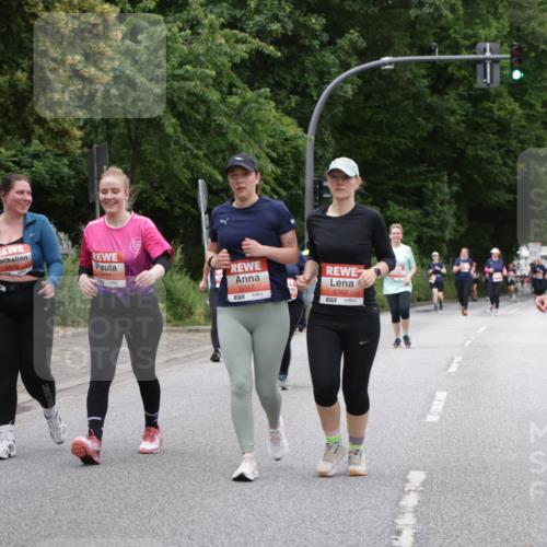 14.06.2026 - REWE Women's Run Jannik Wohlers http://msf.ph/oto/9800437 14.06.2026 11:03:41 Laufen 5559, 5472, 5717, 57, 57, 5342, 5120 meine-sportfotos.de