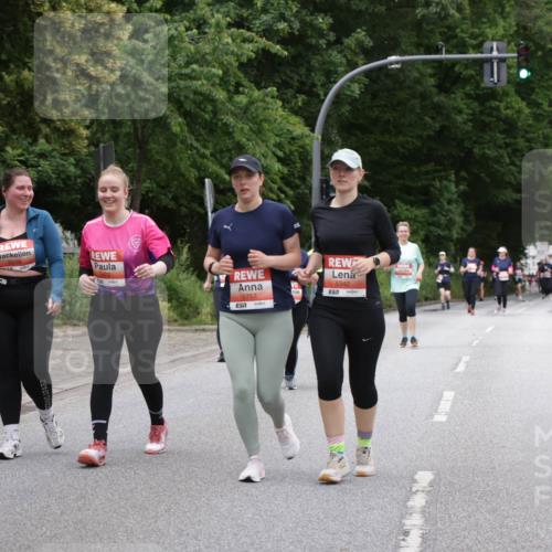 14.06.2026 - REWE Women's Run Jannik Wohlers http://msf.ph/oto/9800439 14.06.2026 11:03:41 Laufen 5559, 5472, 5717, 57, 57, 5342, 5120 meine-sportfotos.de