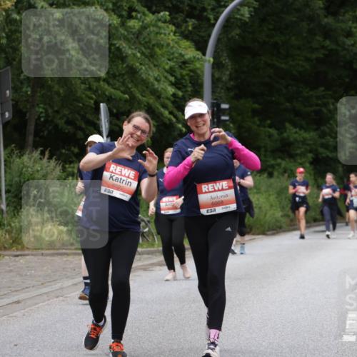 14.06.2026 - REWE Women's Run Jannik Wohlers http://msf.ph/oto/9800497 14.06.2026 11:03:54 Laufen 6022, 6068, 657 meine-sportfotos.de